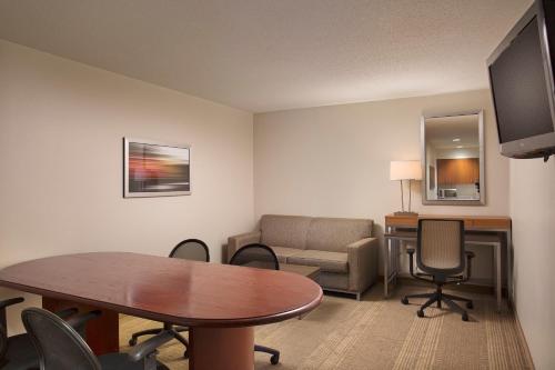 Holiday Inn Grand Rapids-Airport, an IHG Hotel