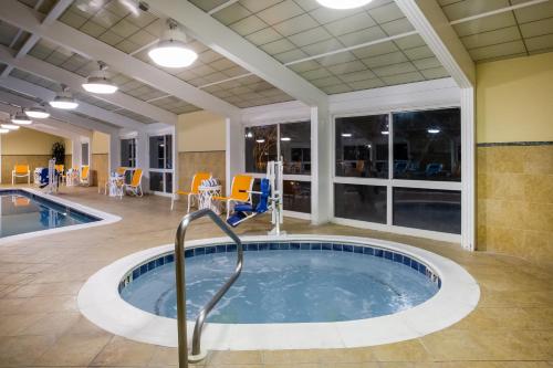 Holiday Inn - Gulfport-Airport, an IHG Hotel