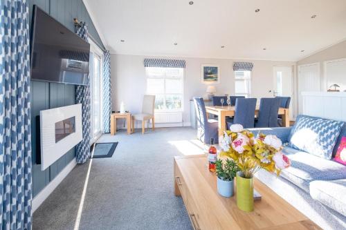 숙소 외관, Sea Breeze - Aldeburgh Coastal Cottages in 노르위치 국제 공항