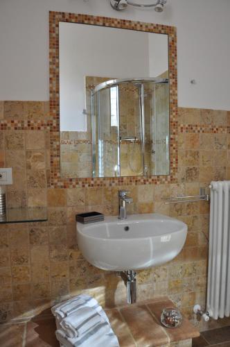 Bathroom, B&B Terra di Marca in Montefortino (Fermo)