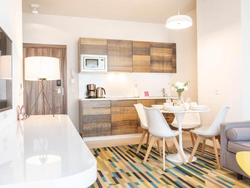 One-Bedroom Apartment image 3