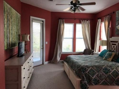 Julia's by the Sea home - image 6