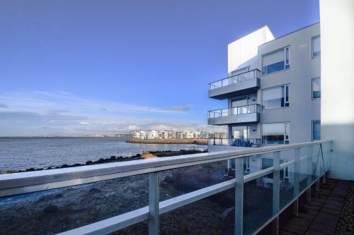 Balcony/terrace, Seaside Paradise Apartment in South Reykjavik