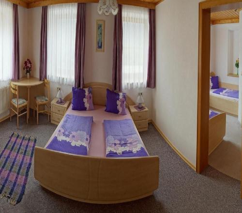 Family Room (2 Adults + 2 Children)