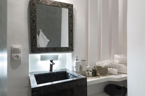 244635094 Suite Azur Hotel