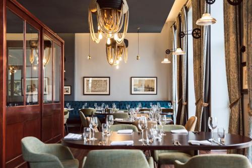 ห้องอาหาร, ไททานิก โฮเต็ล เบลฟาสต์ (Titanic Hotel Belfast) in เบลฟาสต์ แอร์พอร์ต