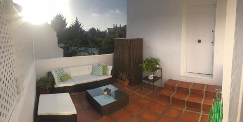 ระเบียง/ชานเรือน, Estudio a 10 minutos del Puerto Banus in อตายาลา อิสดาเบ