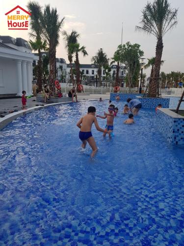 Swimming pool, Merry House Imperia in Riverside - Cam River / Old Harbour