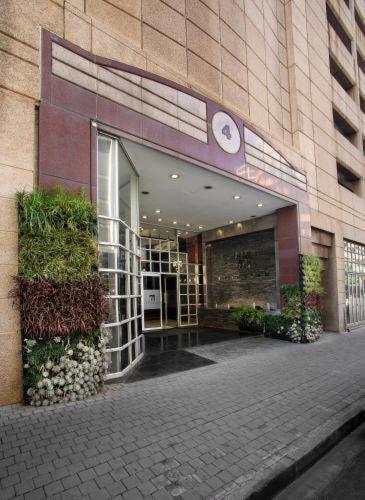 1611: The Franklin Luxury Suites