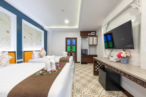 room detail thumbnail 0