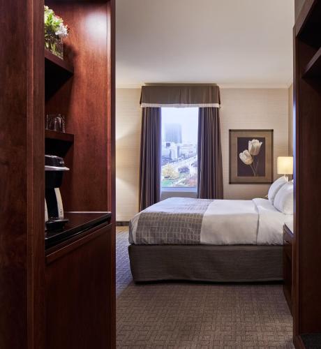 Elgin Class Executive King Room