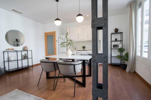 One-Bedroom Apartment image 8