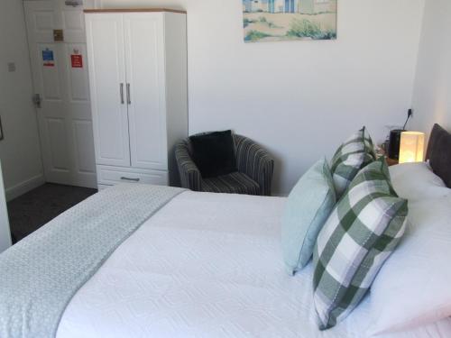 Coach Guest House - image 8