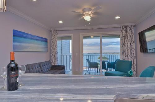410-Gorgeous Views, Waterfront, WIFI, Pool and close to BUCS Stadium in Tampa, USA
