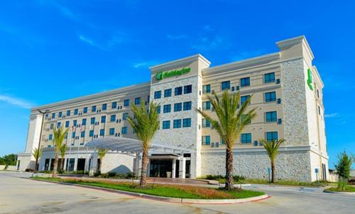 Holiday Inn Houston NE-Bush Airport Area, an IHG Hotel