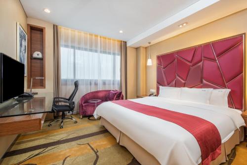 Executive King Room - Non-Smoking image 2