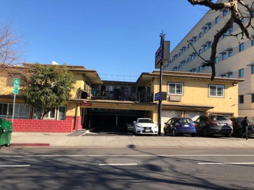 Westwind Lodge – Oakland, CA