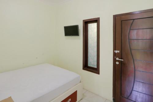 Zulfina Blue Fire House by OYO Rooms – Banyuwangi Recency, NE