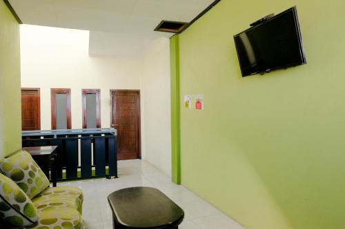 Zulfina Blue Fire House by OYO Rooms – Banyuwangi Recency, NE