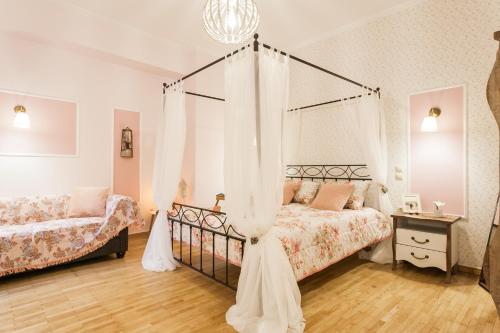Syntagma 3 Bedroom Sweet Simple And Practical Apartment, Athens