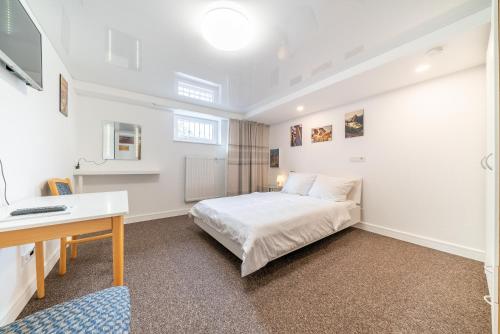ID 3234 - Private Rooms