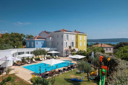 Rooms with a swimming pool Nerezine Losinj - 18033 