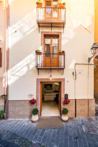 Bosa Queen House 5