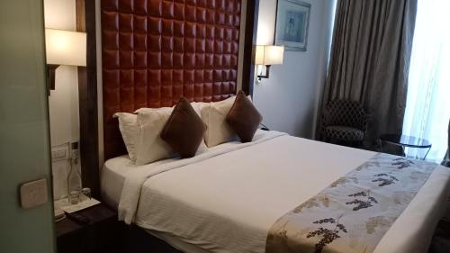 Deluxe Room image 10