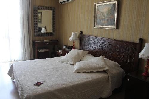 Bella View Art Boutique Hotel - Tap to explore photos