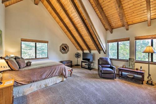 Spacious Lake Arrowhead Home with 2 Decks and Views in Lake Arrowhead, USA