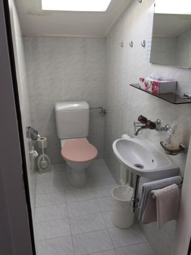 Apartment - Split Level image 3