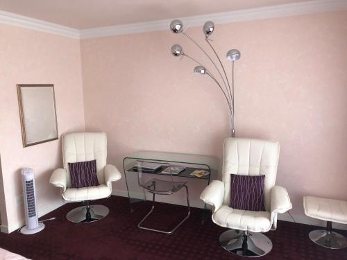 Double or Twin Room with Terrace image 7