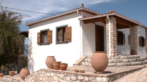  IONIANEON APARTMENTS in Áyios Ilías