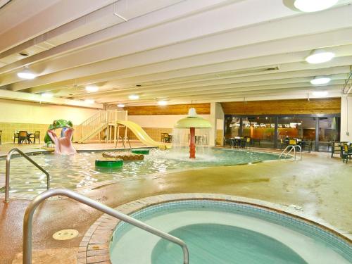 貝斯特韋斯特Plus中西部酒店 (Best Western Plus Midwest Inn) in 米拉德