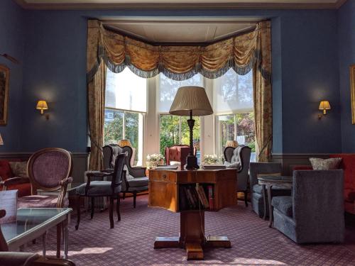 共用Lounge/電視區, 經典英國科茨沃爾德住宿酒店 (Cotswold Lodge Hotel) in 牛津城界