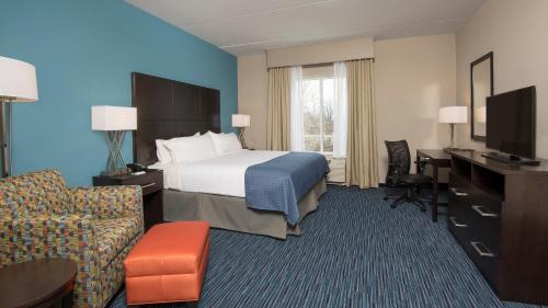 Holiday Inn Indianapolis Airport, an IHG Hotel