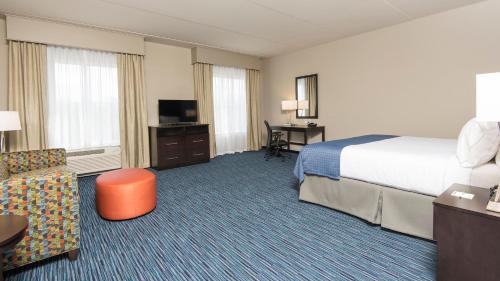 Holiday Inn Indianapolis Airport, an IHG Hotel