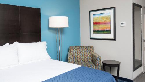 Holiday Inn Indianapolis Airport, an IHG Hotel