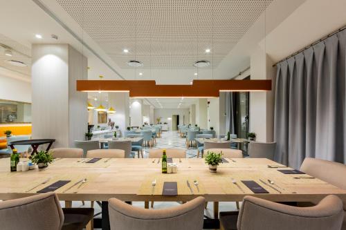 Restaurant, Catalonia Granada in Granada