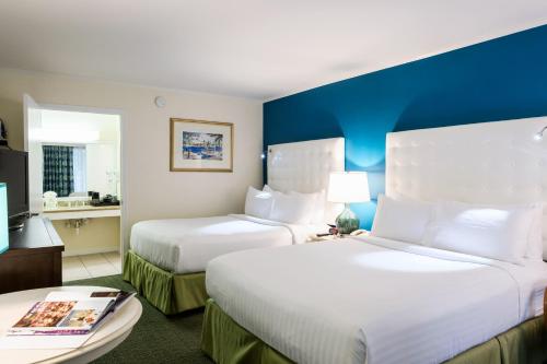 2 double beds