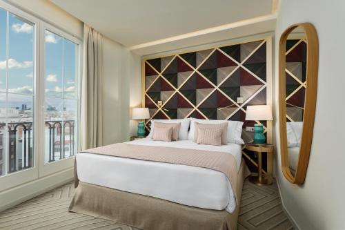 Room Mate Macarena – Gran Vía - image 11