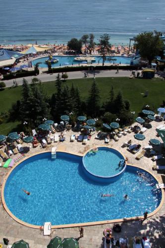 Hotel Lilia - image 9