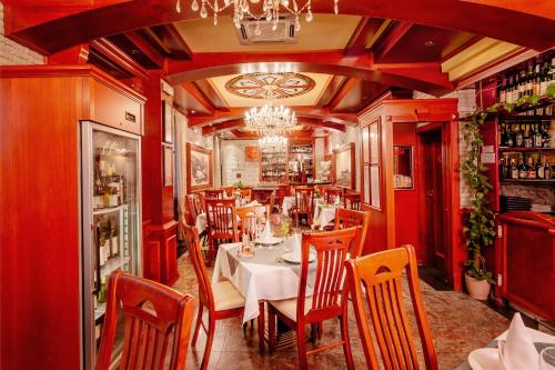 Restaurant, Hotel Montenegrino in Town Center