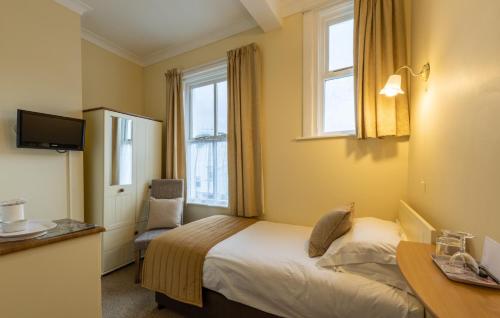 Single Room image 2