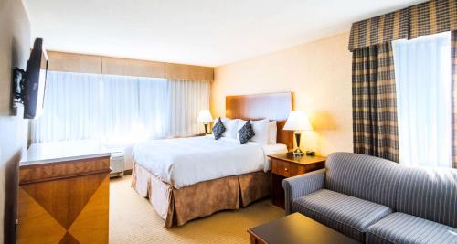 King Room with Sofa Bed