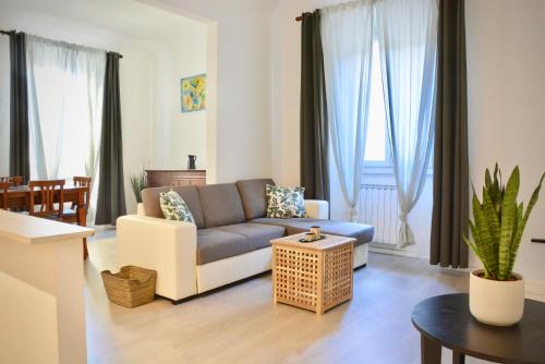 Vasco Pratolini Apartment di Stefania Sesto, Florenz