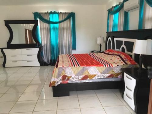 Playa Laguna 65 5 bedroom Villa