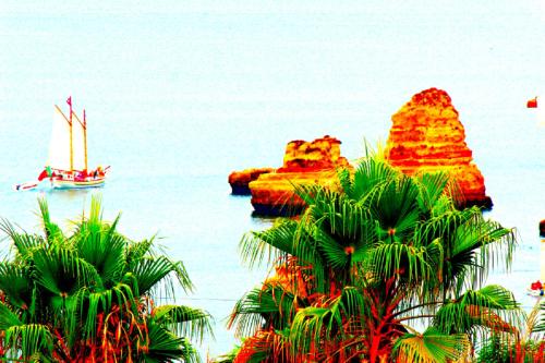 Amazing Sea View w/ 2 Bdr Ideal 4 Families w/ WiFi
