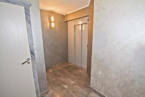 PROMENADE HOLIDAY - GRIMALDI CITY CENTER - image 2