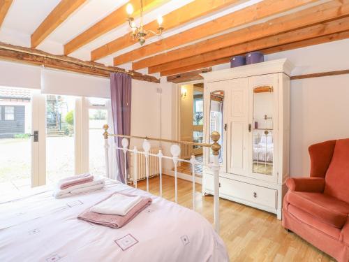 Stable Cottage Thetford - image 14